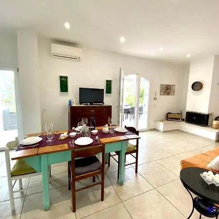 Casina Baro Parabita