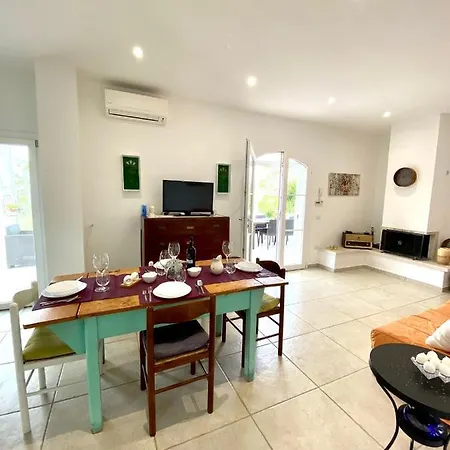 Casina Baro Parabita